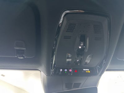 2025 Cadillac LYRIQ Luxury 3