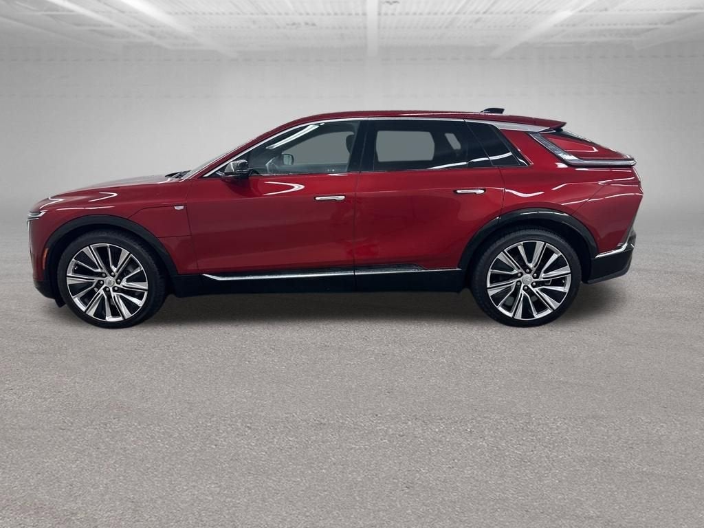 2025 Cadillac LYRIQ Luxury 3
