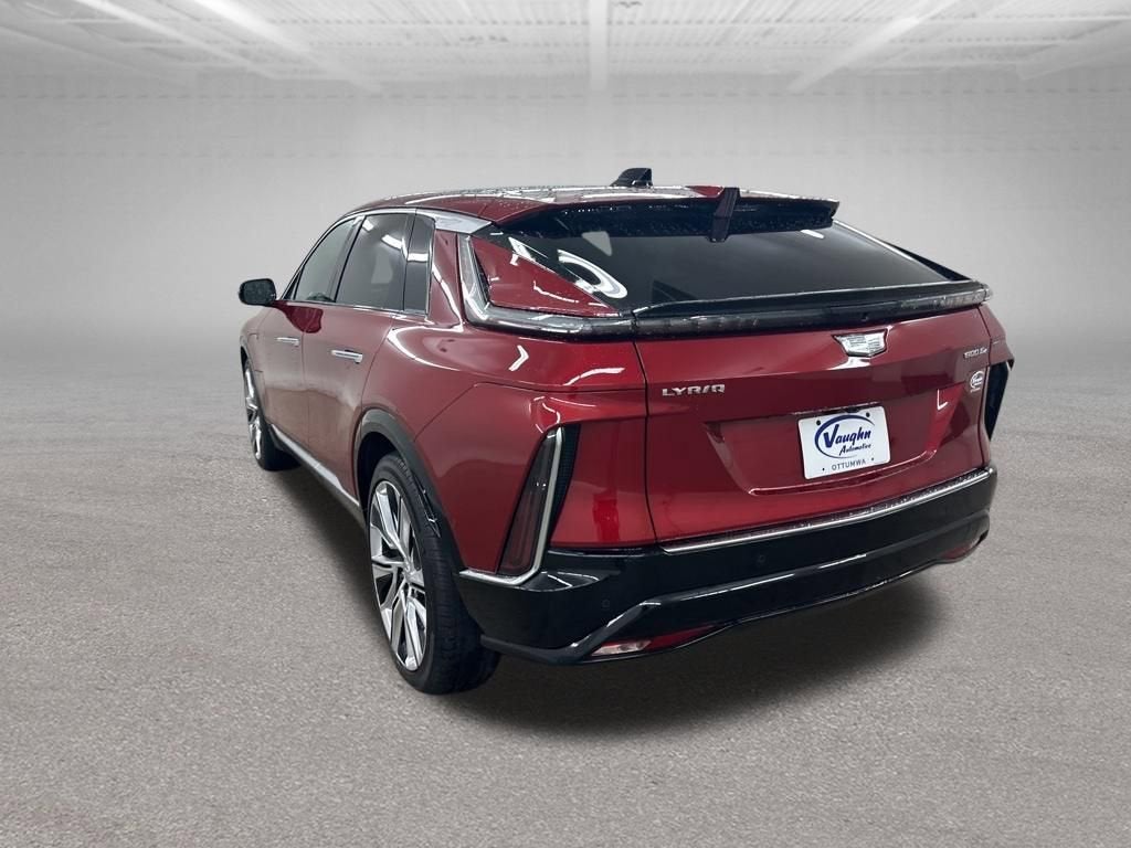 2025 Cadillac LYRIQ Luxury 3