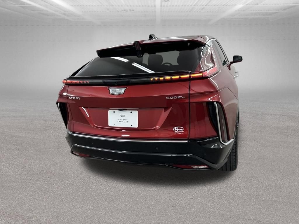 2025 Cadillac LYRIQ Luxury 3