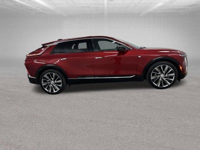 2025 Cadillac LYRIQ Luxury 3