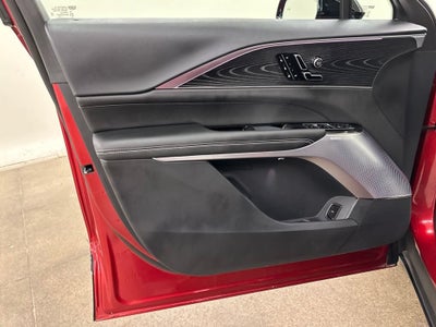 2025 Cadillac LYRIQ Luxury 3
