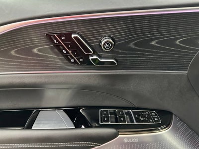 2025 Cadillac LYRIQ Luxury 3