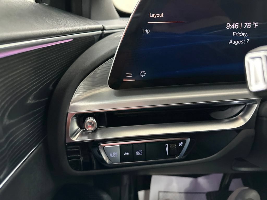 2025 Cadillac LYRIQ Luxury 3