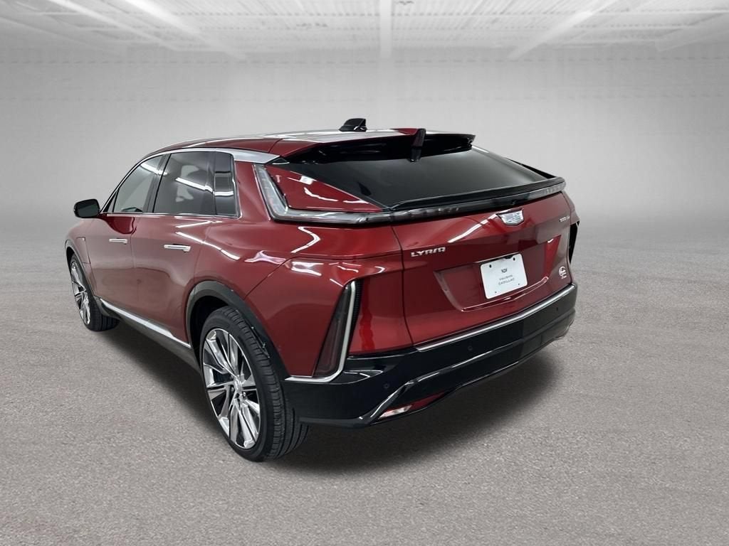 2025 Cadillac LYRIQ Luxury 3