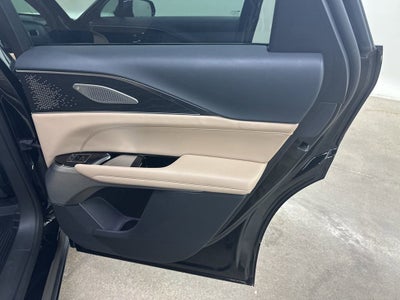 2025 Cadillac LYRIQ Luxury 3