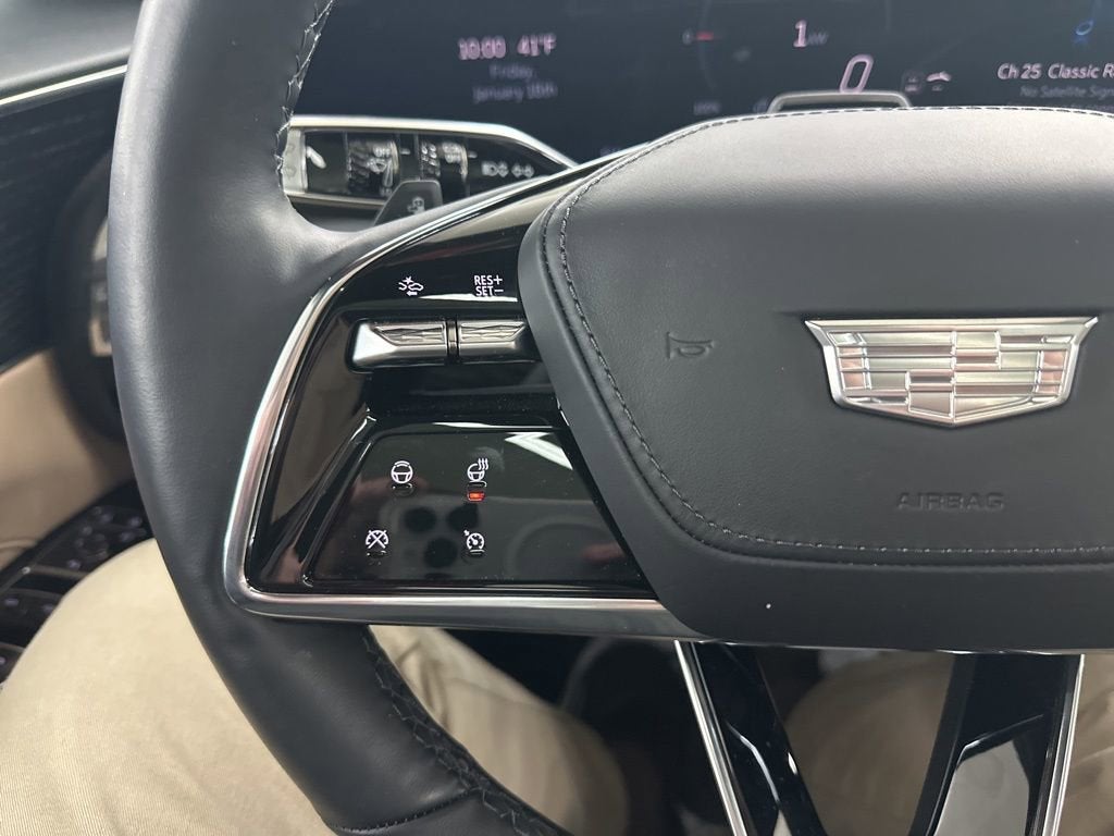 2025 Cadillac LYRIQ Luxury 3