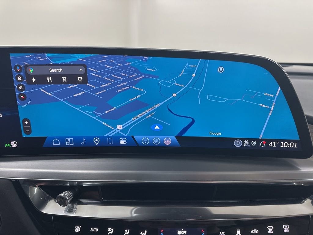 2025 Cadillac LYRIQ Luxury 3