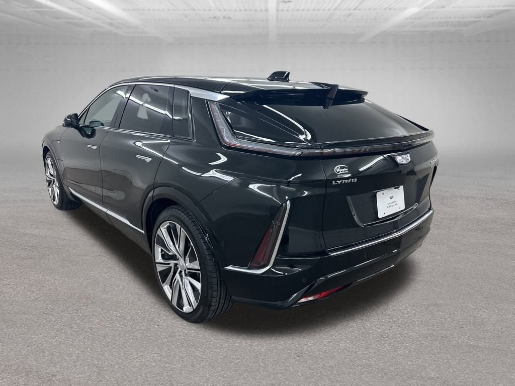 2025 Cadillac LYRIQ Luxury 3