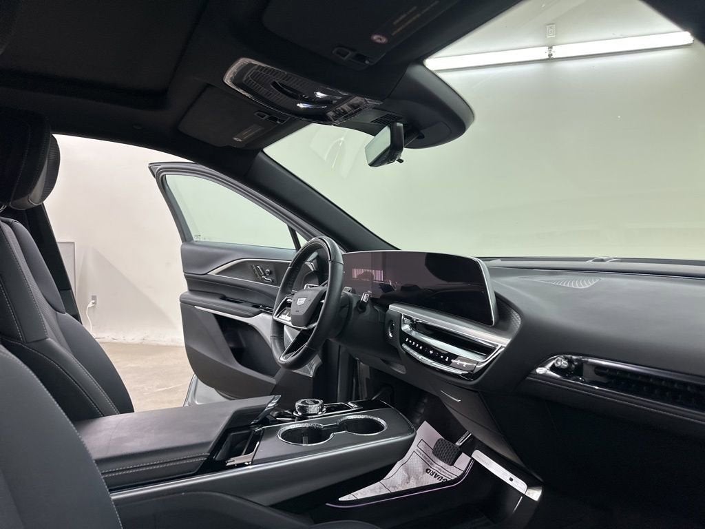 2025 Cadillac LYRIQ Sport 2