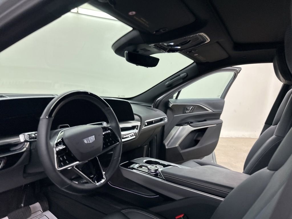 2025 Cadillac LYRIQ Sport 2