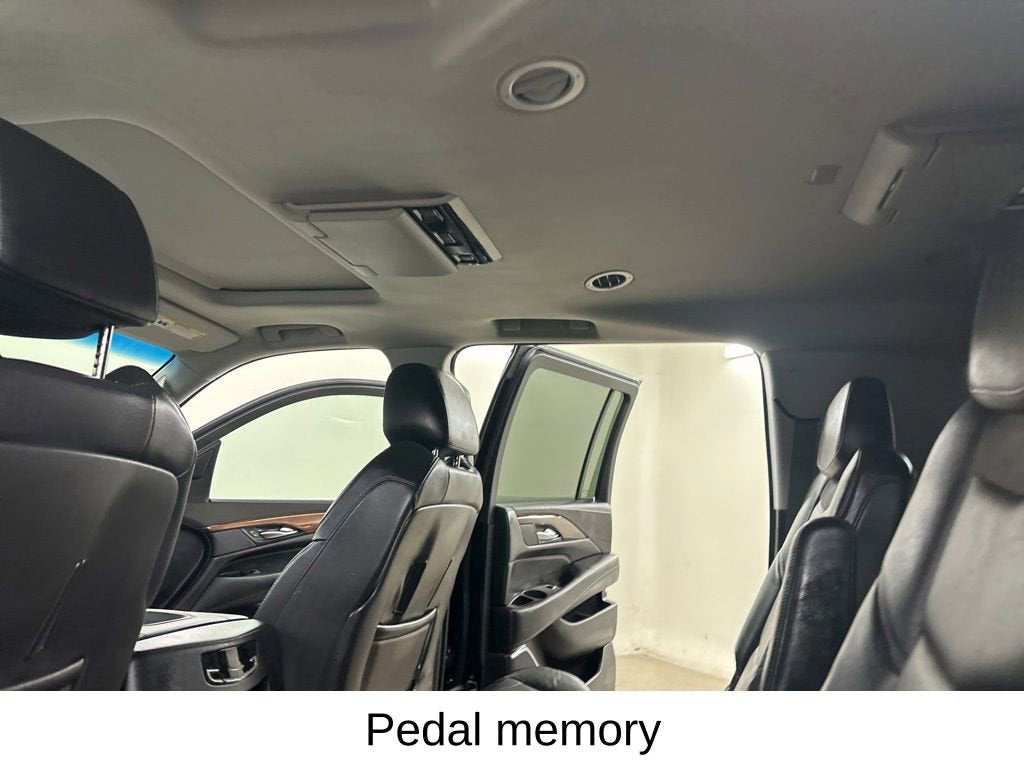 2018 Cadillac Escalade ESV Luxury