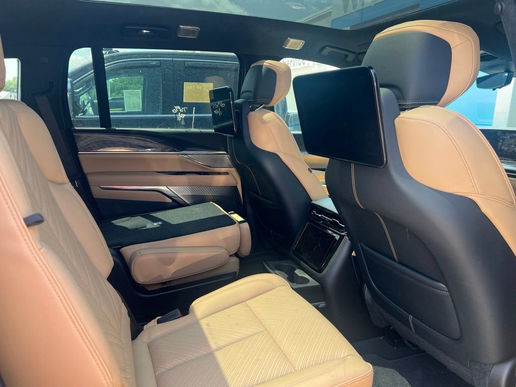 2025 Cadillac ESCALADE IQ Sport 2