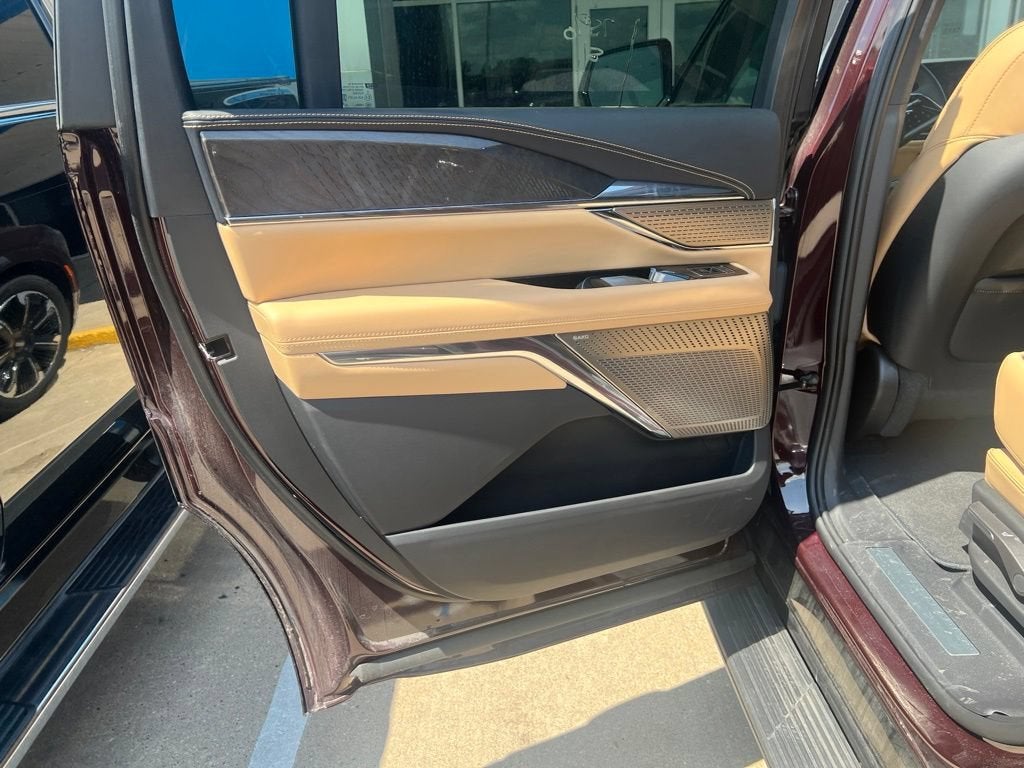 2025 Cadillac ESCALADE IQ Sport 2
