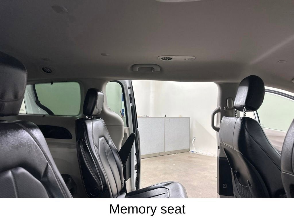 2020 Chrysler Pacifica Touring L