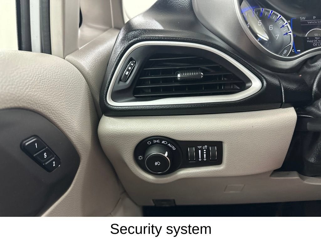 2020 Chrysler Pacifica Touring L