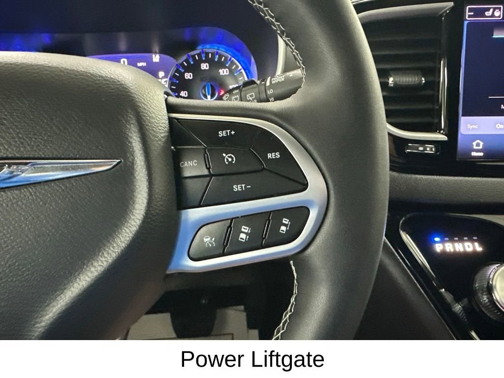 2025 Chrysler Pacifica Select