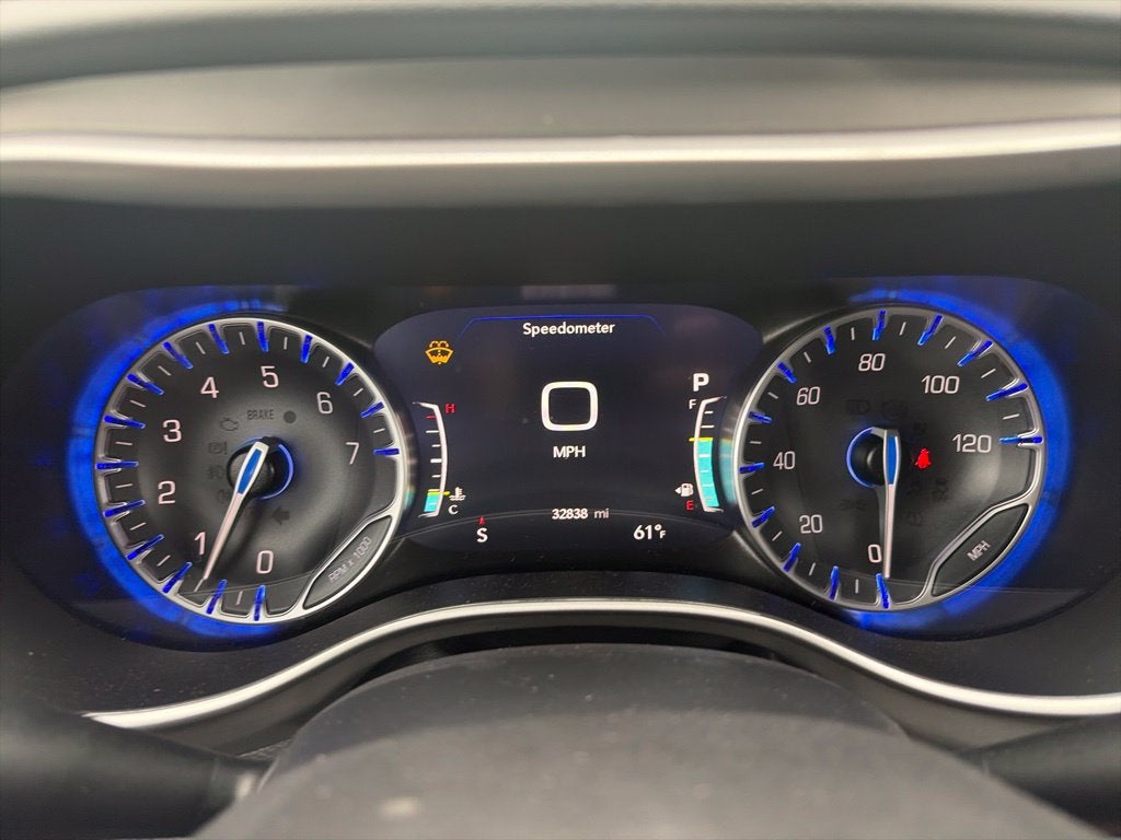 2025 Chrysler Pacifica Select