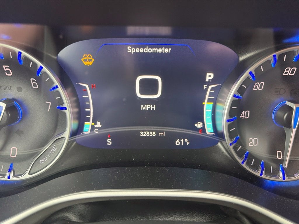 2025 Chrysler Pacifica Select