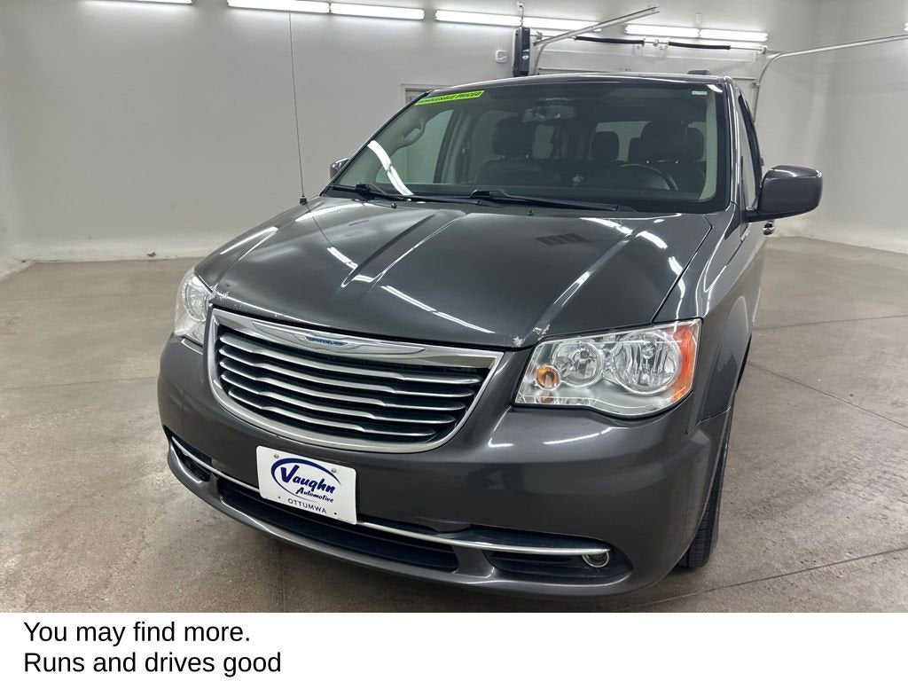 2016 Chrysler Town & Country Touring
