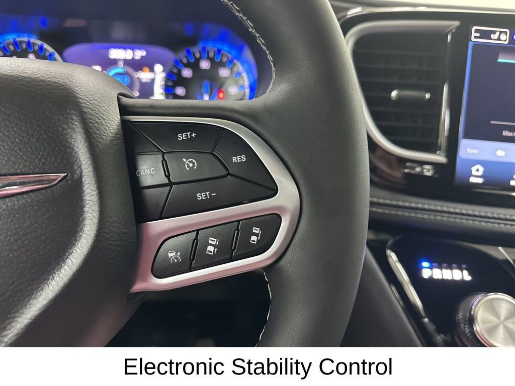 2025 Chrysler Pacifica Select