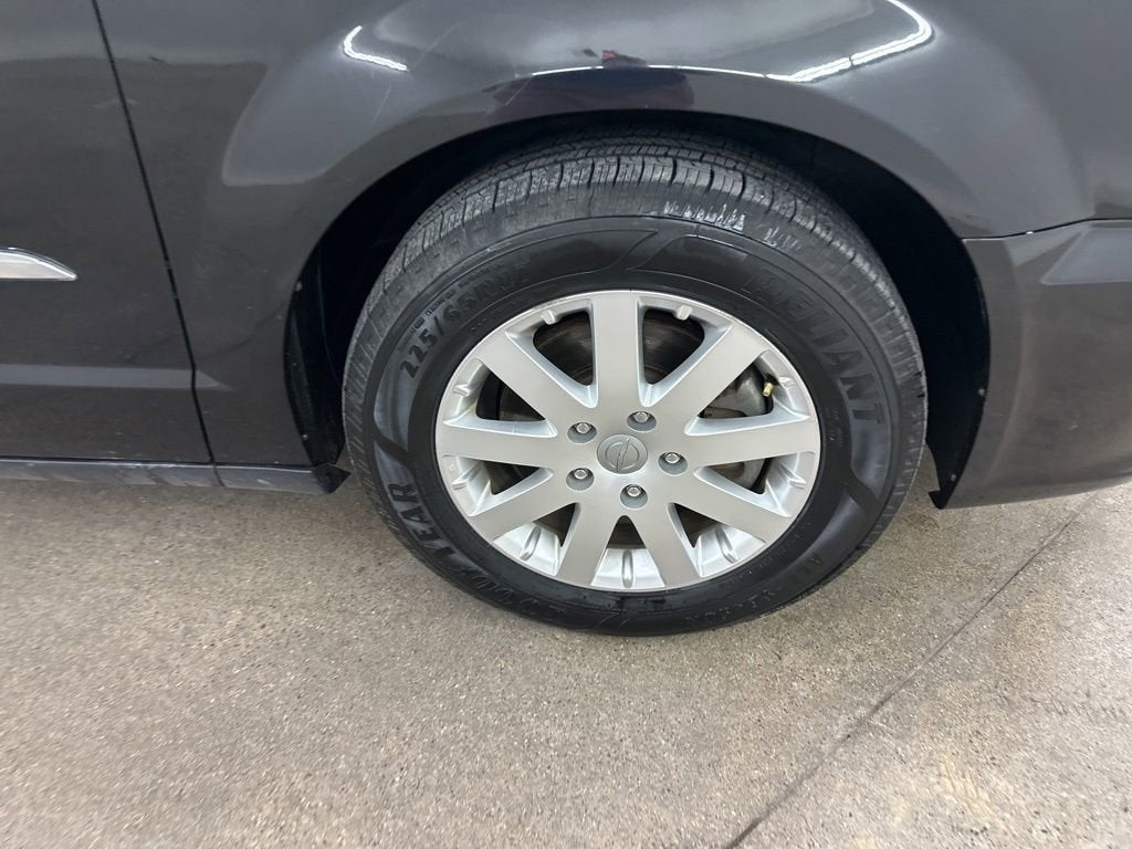 2016 Chrysler Town & Country Touring