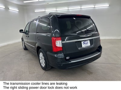 2016 Chrysler Town & Country Touring