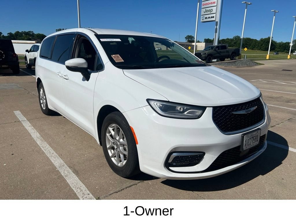 2023 Chrysler Pacifica Touring L