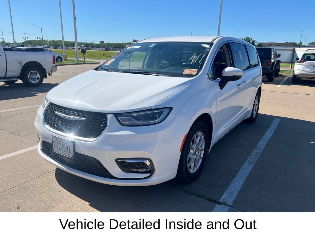 2023 Chrysler Pacifica Touring L