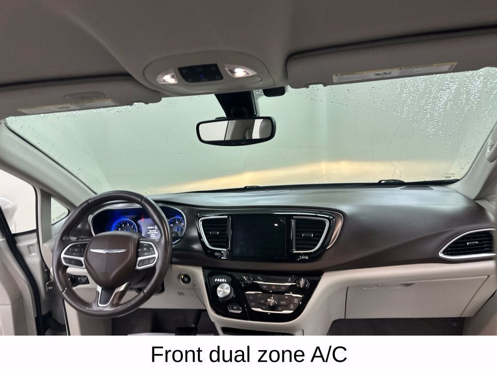 2017 Chrysler Pacifica Touring-L Plus