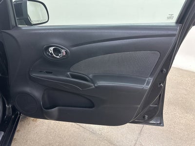 2014 Nissan Versa SV
