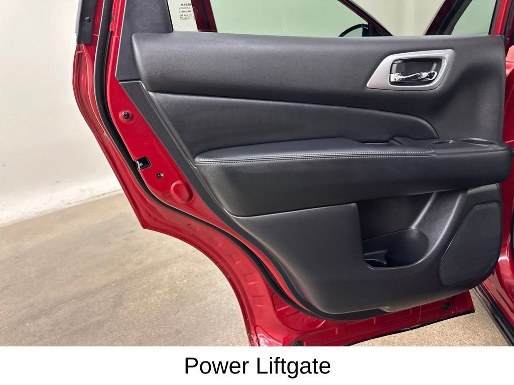 2016 Nissan Pathfinder SL