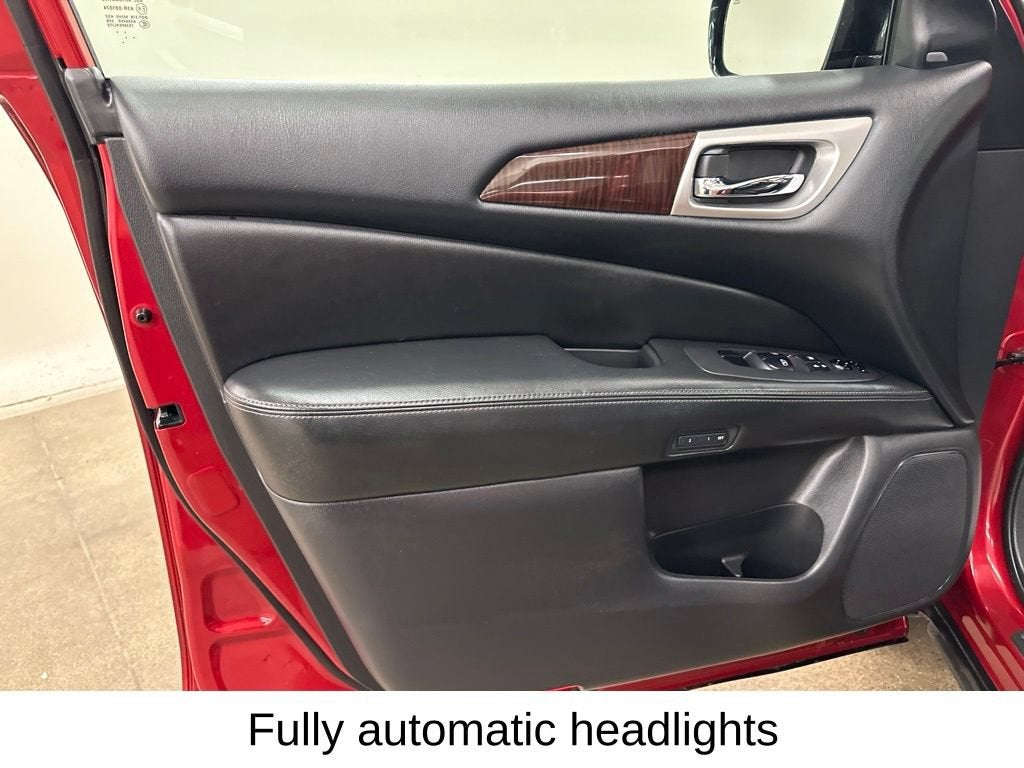 2016 Nissan Pathfinder SL