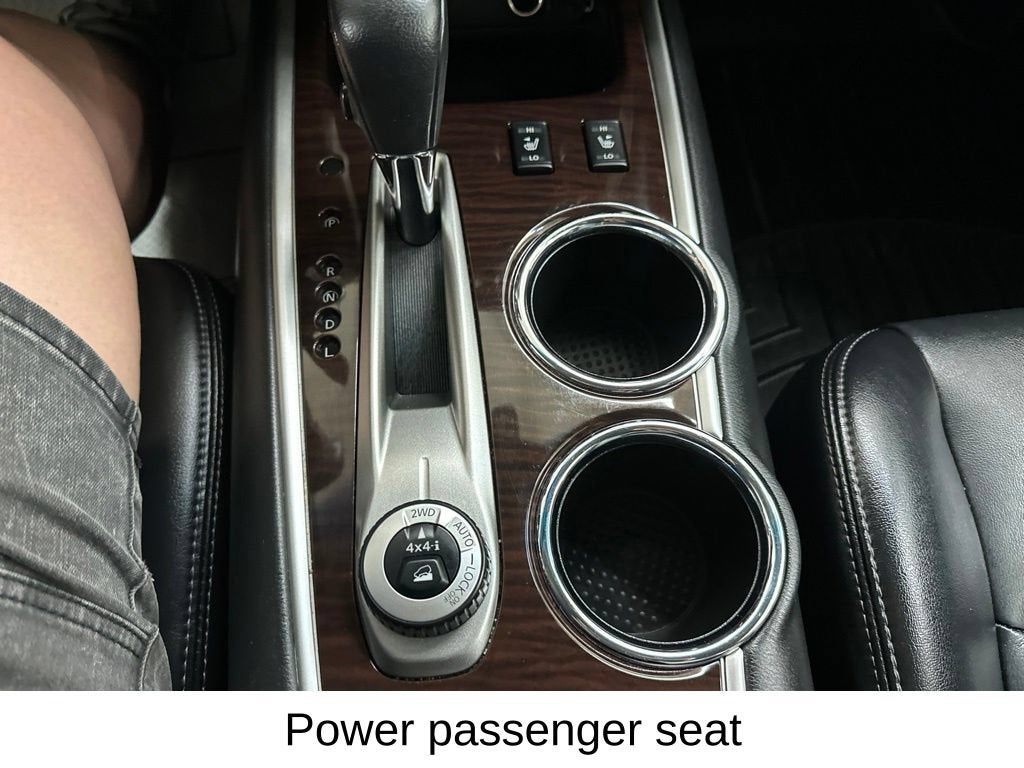 2016 Nissan Pathfinder SL